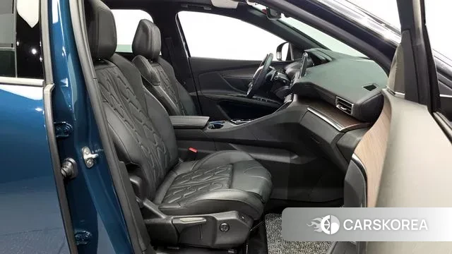 Peugeot 5008 second generation 2024 Синий из Кореи, фото 2