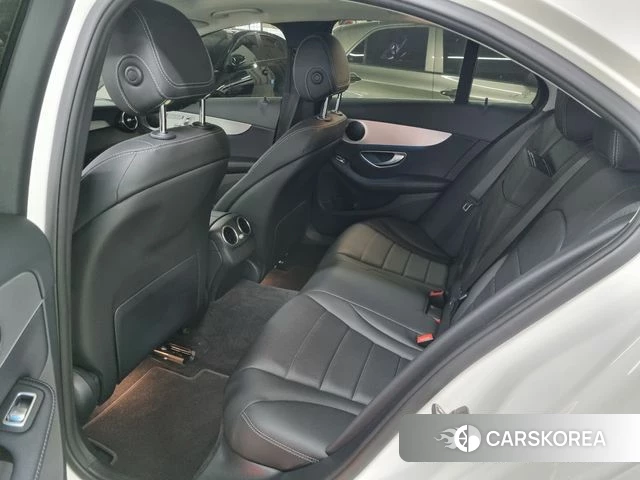 Mercedes-Benz C-Class W205 2018 Белый из Кореи, фото 2