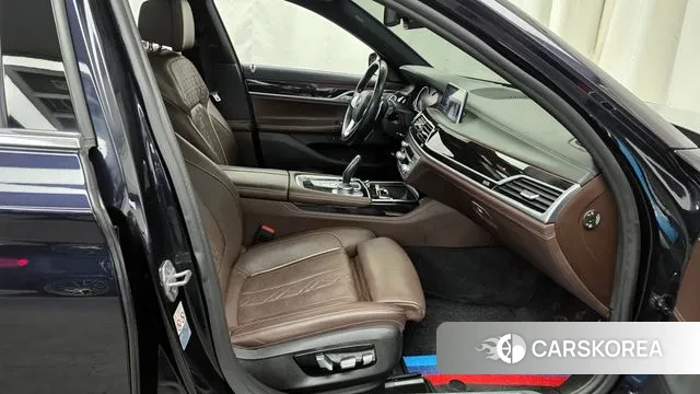 BMW 7 Series (G11) 2018 Черный из Кореи, фото 2