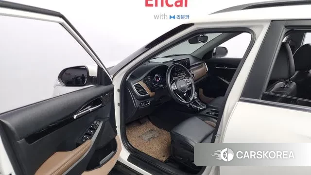 Kia Seltos 2022 Белый из Кореи, фото 2