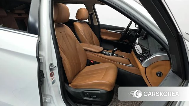 BMW X6 (F16) 2018 Белый из Кореи, фото 2
