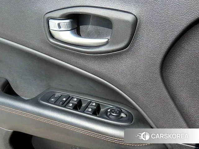 Jeep Compass 2nd Generation 2018 Белый из Кореи, фото 2