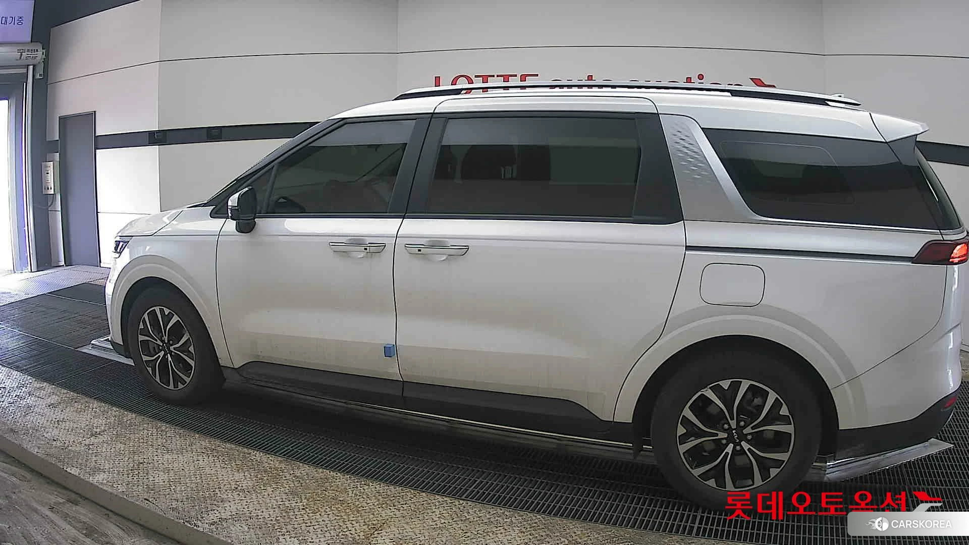 Kia Carnival 2022 Белый из Кореи, фото 2