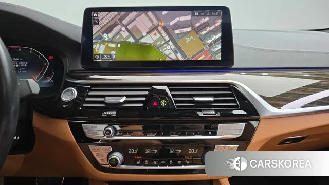 BMW 5 Series (G30) 2022 Белый из Кореи, фото 2