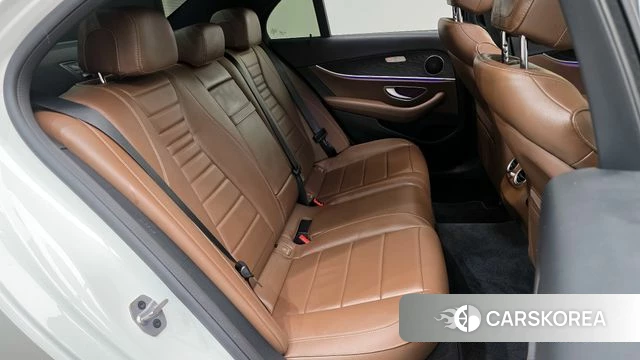Mercedes-Benz E-Class W213 2023 Белый из Кореи, фото 2