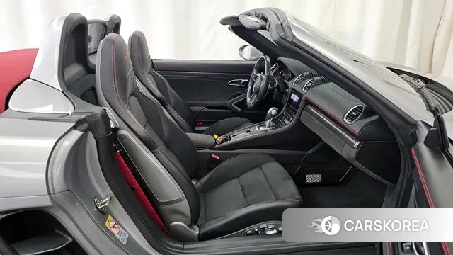 Porsche 718 Boxster 2021 Серебряный из Кореи, фото 2