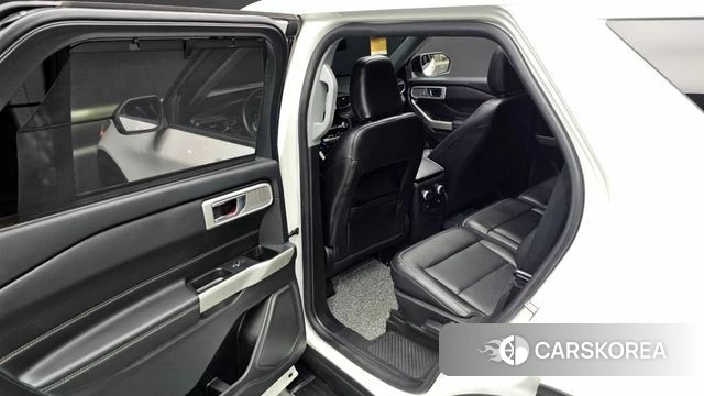 Ford Explorer 6th Generation 2022 Белый из Кореи, фото 2