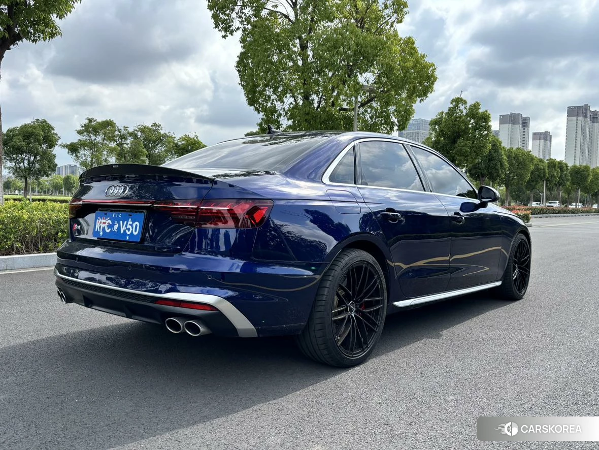 Audi S4 2021 Синий из Китая, фото 2