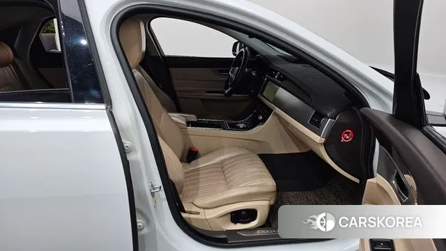 Jaguar XF (X260) 2018 Белый из Кореи, фото 2