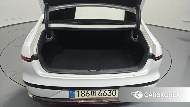 Hyundai Grandeur Hybrid (GN7) 2023 Белый из Кореи, фото 2