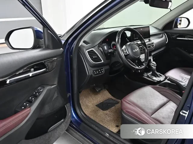 Kia Seltos 2021 Синий из Кореи, фото 2