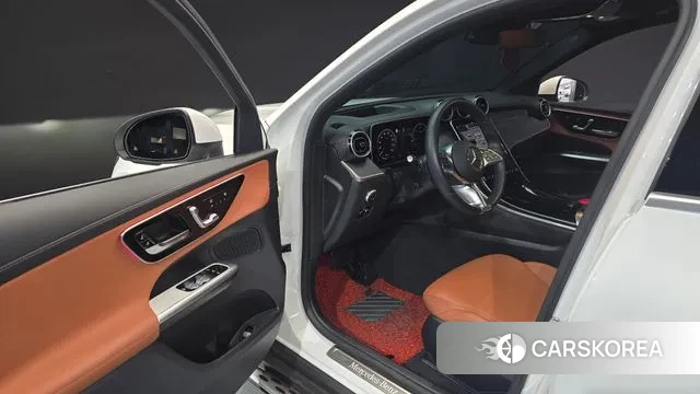 Mercedes-Benz GLC-Class X254 2024 Белый из Кореи, фото 2