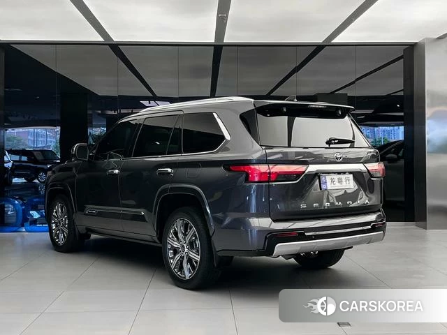 Toyota Sequoia 2024 Темно-серый из Китая, фото 2