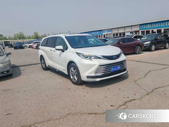 Toyota Saina 2022 Белый из Китая, фото 2