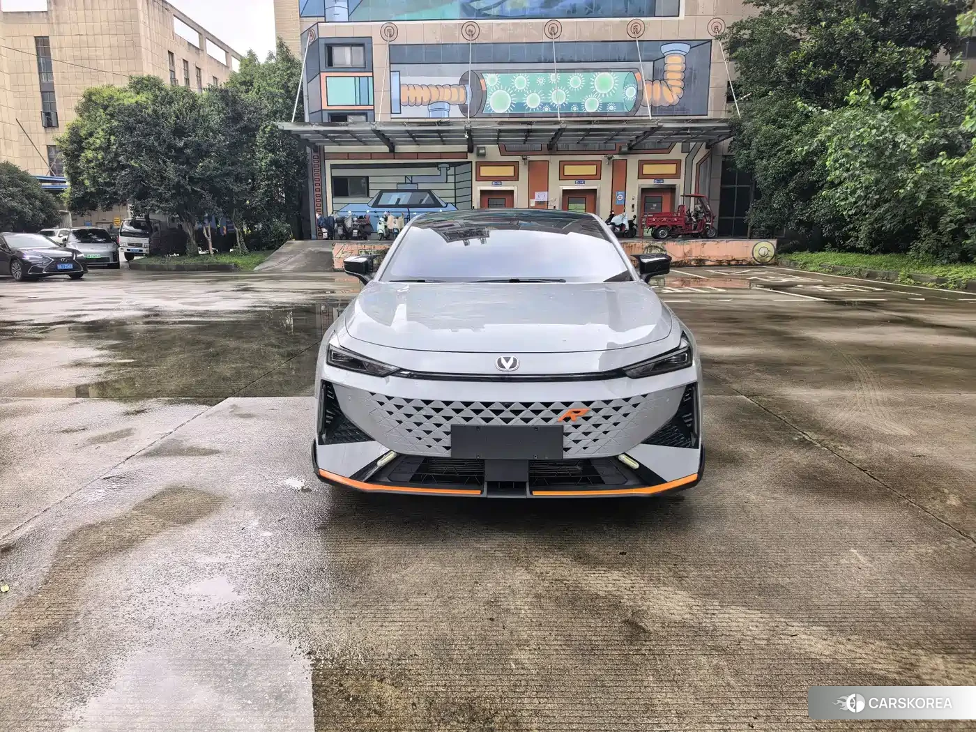 Chang'an Changan UNI-V 2024 Silver/gray из Китая, фото 2