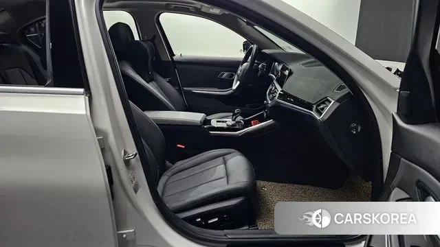 BMW 3 Series (G20) 2019 Белый из Кореи, фото 2