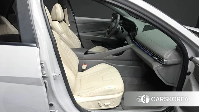 Hyundai The New Avante (CN7) 2024 Серебристо-серый из Кореи, фото 2