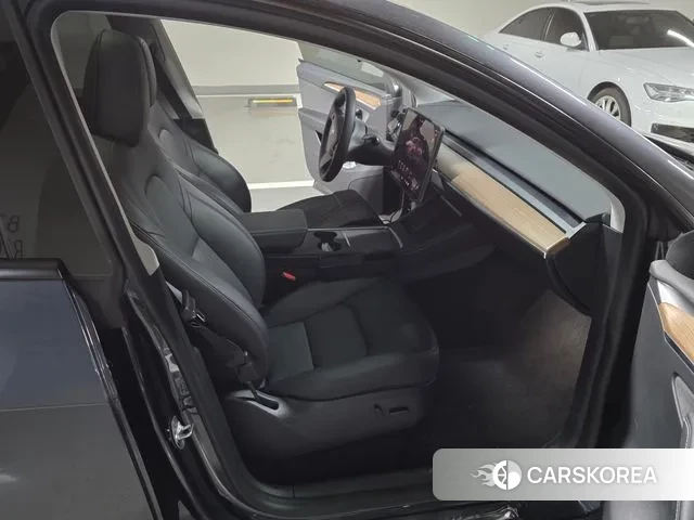 Tesla Model Y 2025 Серый из Кореи, фото 2