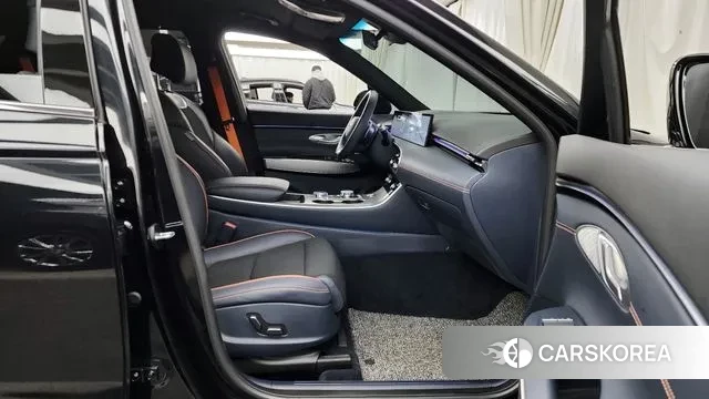 Genesis GV70 2024 Черный из Кореи, фото 2