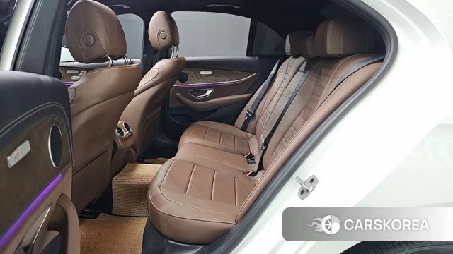 Mercedes-Benz E-Class W213 2021 Белый из Кореи, фото 2
