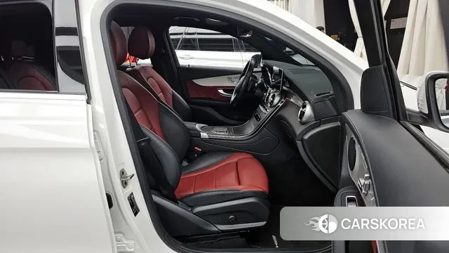 Mercedes-Benz GLC-Class X253 2023 Белый из Кореи, фото 2