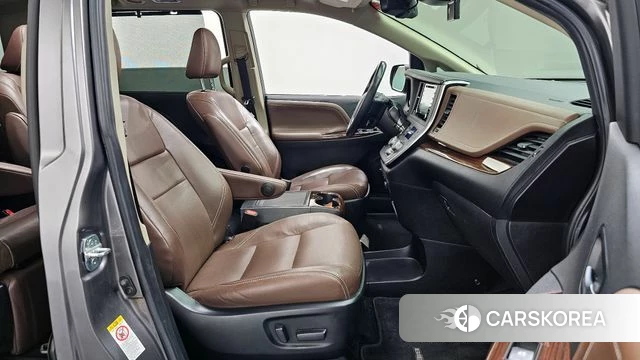 Toyota Sienna 2018 Серый из Кореи, фото 2