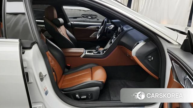 BMW 8 Series (G15) 2021 Белый из Кореи, фото 2