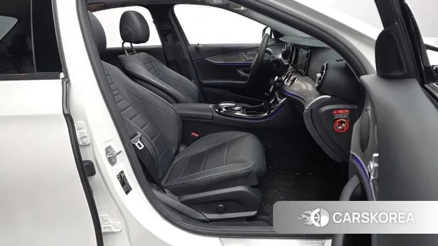 Mercedes-Benz E-Class W213 2018 Белый из Кореи, фото 2