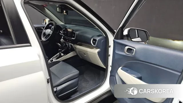 Hyundai Venue 2023 Белый из Кореи, фото 2