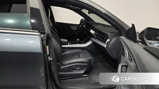 Audi Q8 (4M) 2021 Серый из Кореи, фото 2