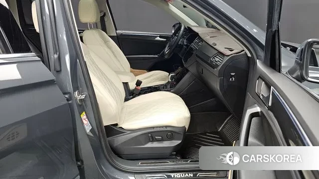 Volkswagen Tiguan second Generation 2021 Серый из Кореи, фото 2