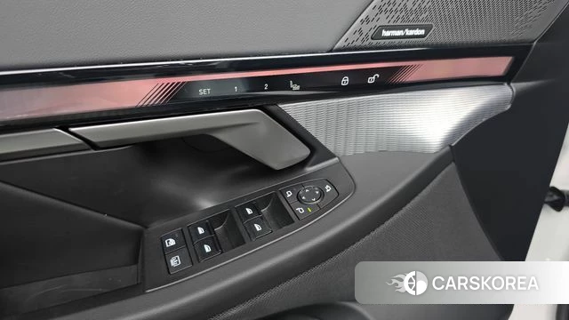 BMW 5 Series (G60) 2025 Белый из Кореи, фото 2