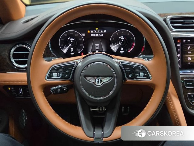 Bentley Bentayga 2021 Белый из Кореи, фото 2