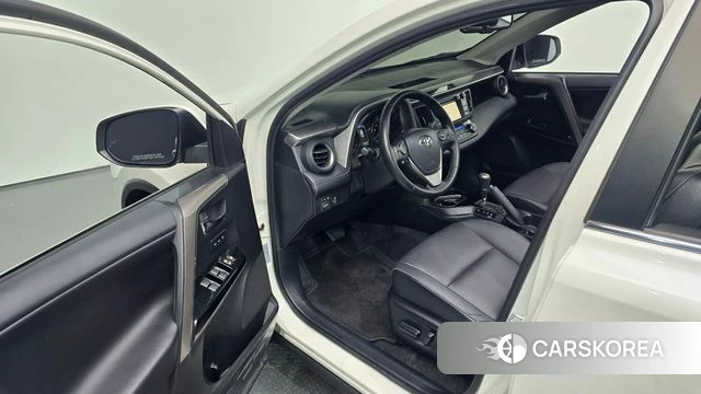 Toyota RAV4 2018 Белый из Кореи, фото 2