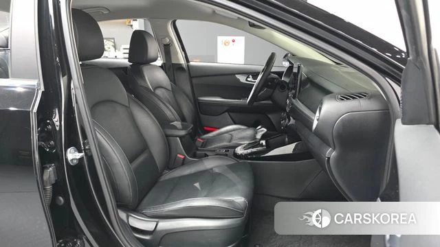 Kia The New K3 2nd generation 2021 Черный из Кореи, фото 2