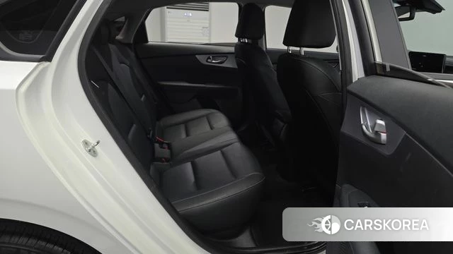 Kia The New K3 2nd generation 2021 Белый из Кореи, фото 2