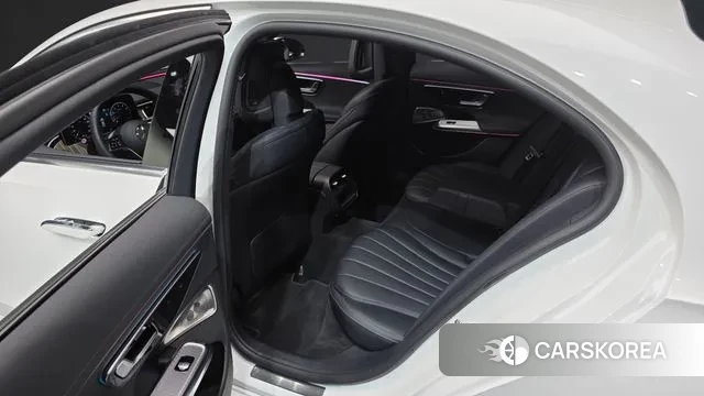 Mercedes-Benz E-Class W214 2025 Белый из Кореи, фото 2