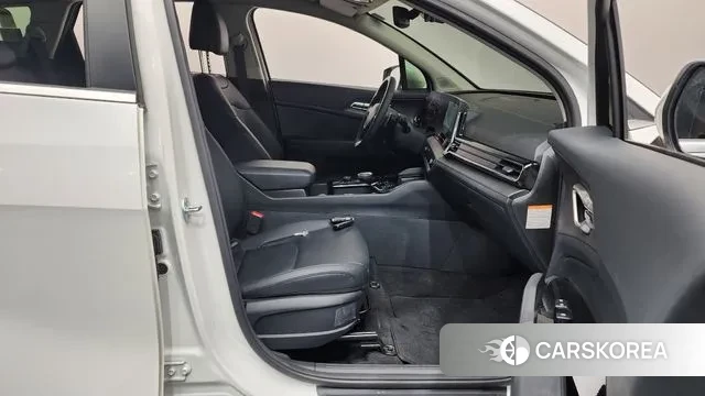 Kia Sportage 5th Generation Hybrid 2024 Белый из Кореи, фото 2