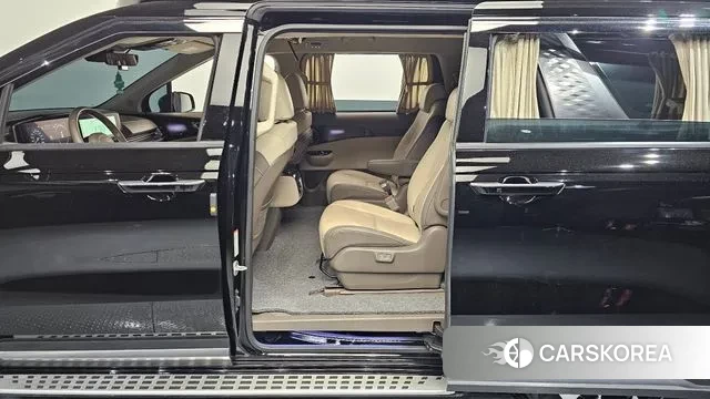 Kia Carnival 4th generation 2023 Черный из Кореи, фото 2