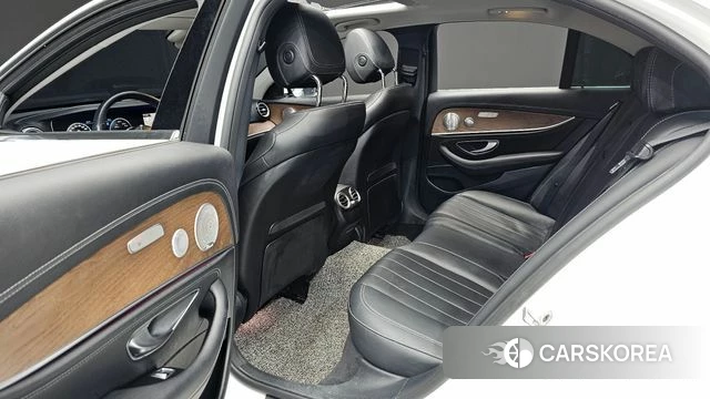 Mercedes-Benz E-Class W213 2020 Белый из Кореи, фото 2