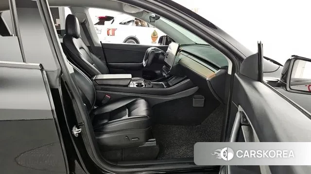 Tesla Model Y 2021 Черный из Кореи, фото 2