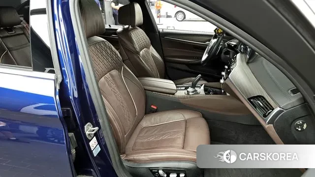 BMW 5 Series (G30) 2018 Синий из Кореи, фото 2