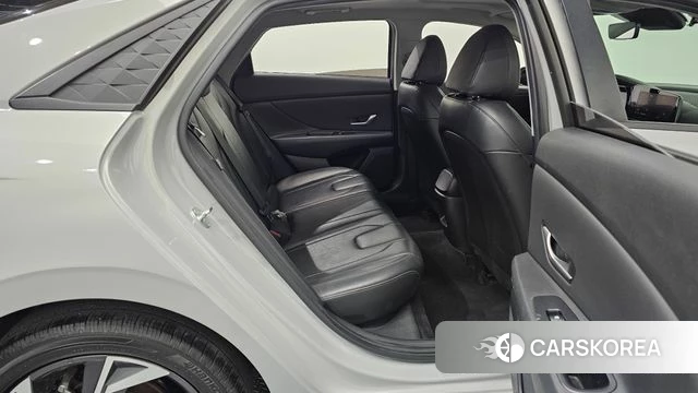Hyundai The New Avante (CN7) 2024 Серебристо-серый из Кореи, фото 2