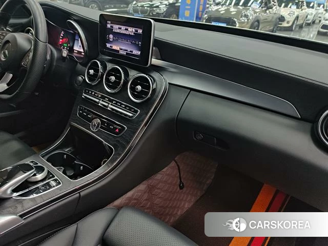 Mercedes-Benz Class C 2018 Белый из Китая, фото 2