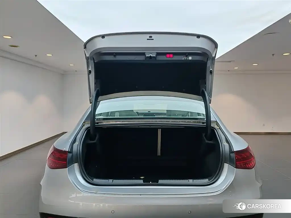 Mercedes-Benz EQE 2025 Silver/gray из Китая, фото 2