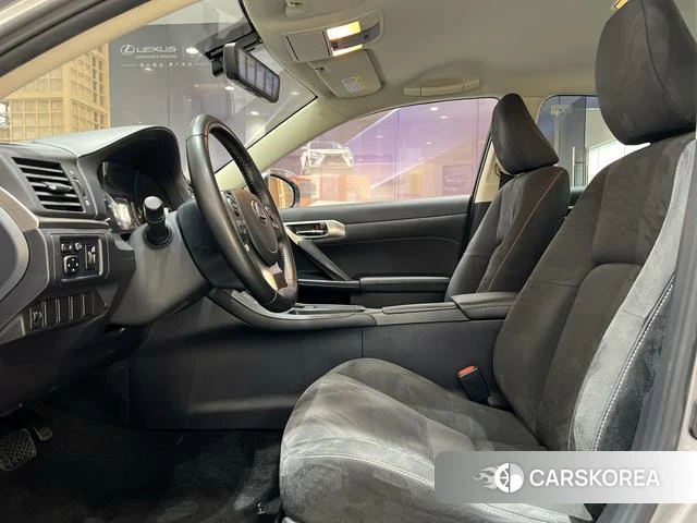 Lexus CT 2020 Серебристо-серый из Китая, фото 2