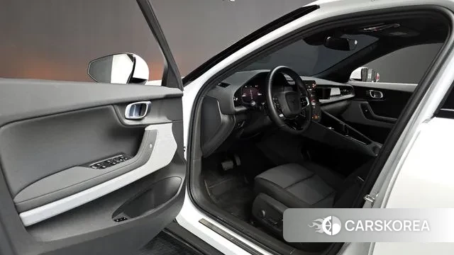 Polestar Polestar 2 2023 Белый из Кореи, фото 2