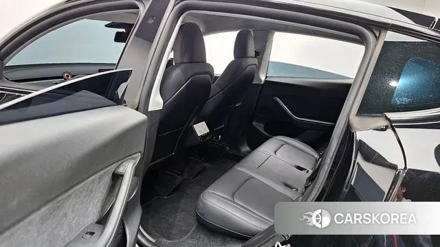 Tesla Model Y 2023 Черный из Кореи, фото 2