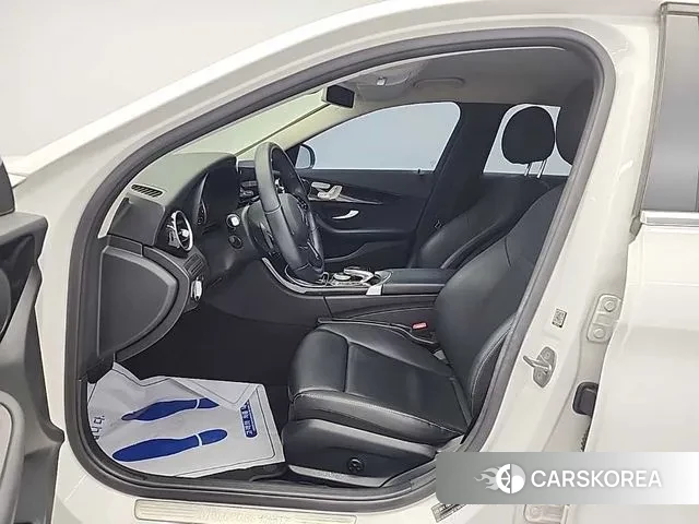 Mercedes-Benz C-Class W205 2019 Белый из Кореи, фото 2