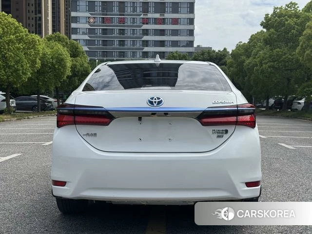 Toyota Corolla dual engine E+ 2022 Белый из Китая, фото 2